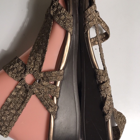 St.John’s Bay Woven Elastics Sandals 9.5 M - Picture 4 of 5